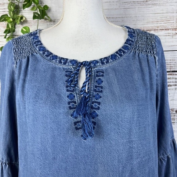 Southern Tide Blouse Tunic size Small Denim Jean Tencel Peasant Boho Tassels - Picture 7 of 16